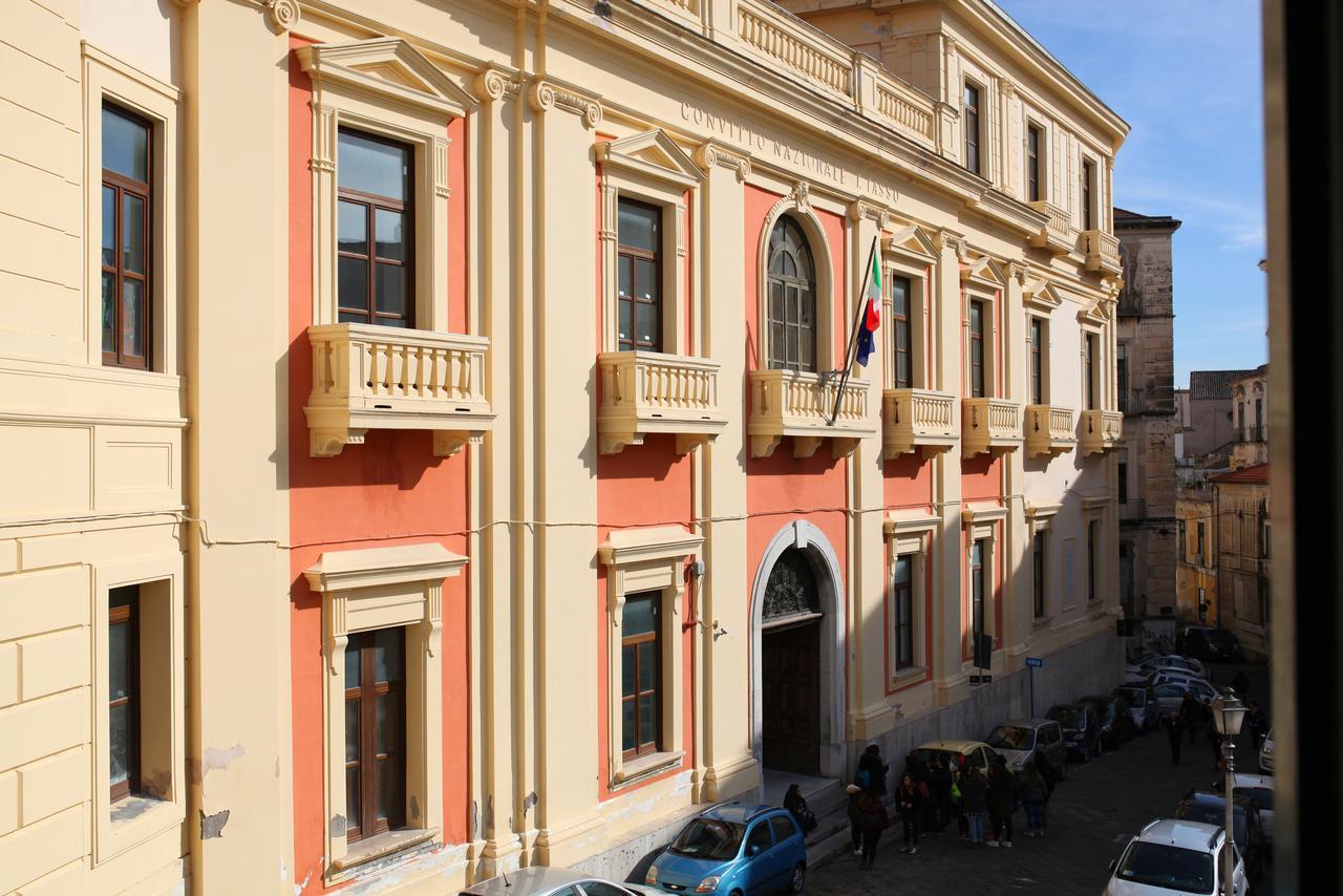 Le Mulieres Lägenhet Salerno Exteriör bild